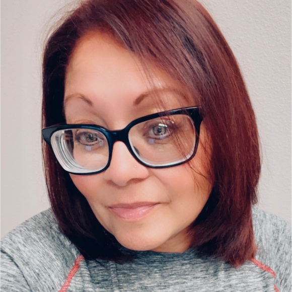 Meet your Posher, Yolanda G - Picture 1 of 1